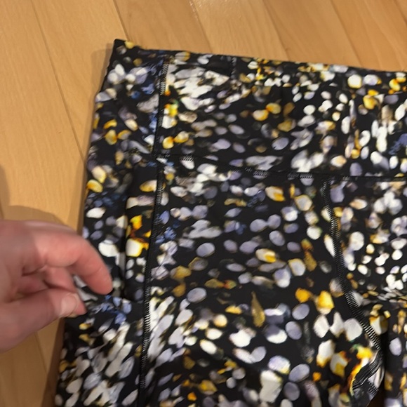 NWT Lululemon Speed Up Tight 28" *Full-On Luxtreme Metropolis Glow Multi -size 8 - Picture 11 of 16